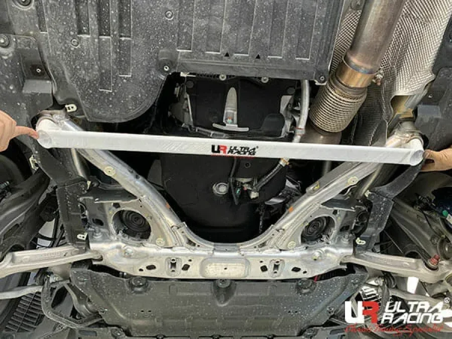 Ultra Racing BMW 7 G11/G30 (730i/530E/530I) 2.0T 2WD 16+ UltraRacing 2-Point Front Lower Tiebar (4075), référence URCN-LA2-4075