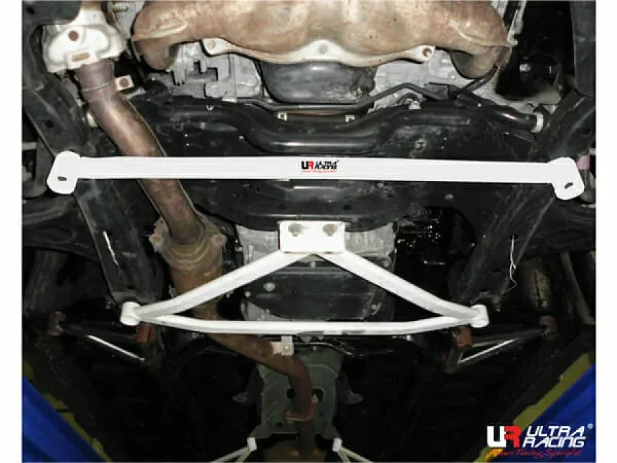 Ultra Racing Subaru Outback (BR9) 2.5T 4WD FL 13-14 UltraRacing 2-Point Front Lower Tiebar (2667), référence URKR-LA2-2667