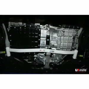 Ultra Racing Hyundai Tucson (TL) 1.7D 2WD 16-21 UltraRacing 2-Point Front Lower Tiebar (3235), référence URKR-LA2-3235