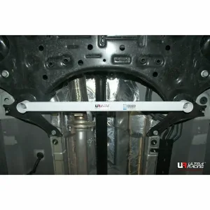 Ultra Racing Hyundai Tucson (TL) 1.7D/2.0D 16-21/Kia Sportage 1.7D 17-22 2WD/4WD UltraRacing 2-Point Front Lower Tiebar (3236), référence URKR-LA2-3236