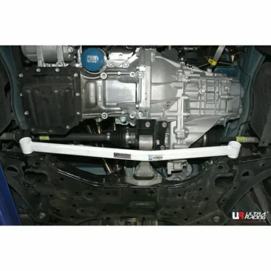 Ultra Racing Hyundai Avante/Elantra (AD) 1.6 2WD MT 16+ UltraRacing 2-Point Front Lower Tiebar (3548), référence URKR-LA2-3548