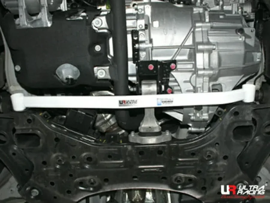 Ultra Racing Hyundai Avante (AD) 1.6 16+/Kia Niro 1.6 16+ 2WD UltraRacing 2-Point Front Lower Tiebar (3554), référence URKR-LA2-3554