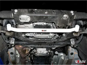 Ultra Racing Mercedes W212 E250D/E300 2.5D/3.0 4WD FL 13-16 UltraRacing 2-Point Front Lower Tiebar (3623), référence URKR-LA2-3623