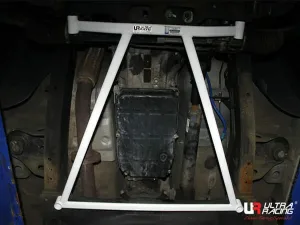 Ultra Racing Ssangyong Kyron 2.0D/2.7D 4WD 05-14 UltraRacing 4-Point Front Lower Brace (2179), référence URKR-LA4-2179