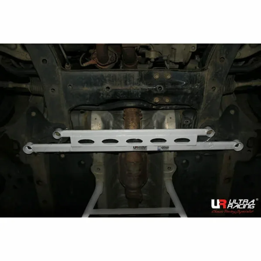 Ultra Racing Hyundai Grandeur (TG) 2.7 2WD 05-11 UltraRacing 4-Point Front Lower Brace (2288), référence URKR-LA4-2288