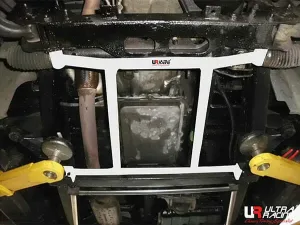 Ultra Racing Ssangyong Rexton I (Y200) 2.9D 4WD 01-06 UltraRacing 4-Point Front Lower Brace (2306), référence URKR-LA4-2306