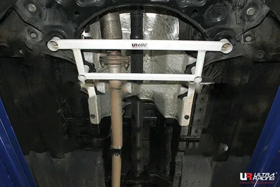 Ultra Racing Hyundai Tucson (TL) 1.7D 16-21/Kia Sportage 1.7D/2.0D 17-22 4WD UltraRacing 4-Point Front Lower Brace (3380), référence URKR-LA4-3380