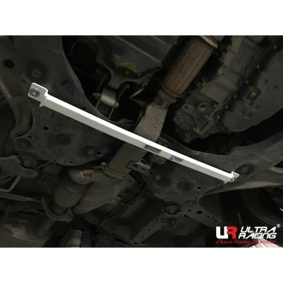 Ultra Racing Nissan Elgrand (E52) 3.5 V6 2WD 10+ UltraRacing 2-Point Front Lower Tiebar (3161), référence URTH-LA2-3161