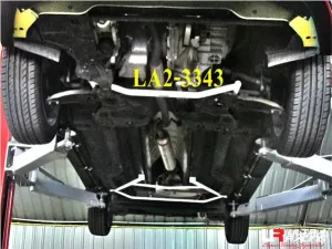 Ultra Racing MG 3 1.3 2WD Thailand Assembly 11+ UltraRacing 2-Point Front Lower Tiebar (3343), référence URTH-LA2-3343