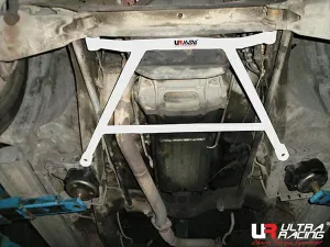 Ultra Racing Isuzu Cameo (UCS55) 2.3 2WD 93-02 UltraRacing 4-Point Front Lower Brace (2817), référence URTH-LA4-2817