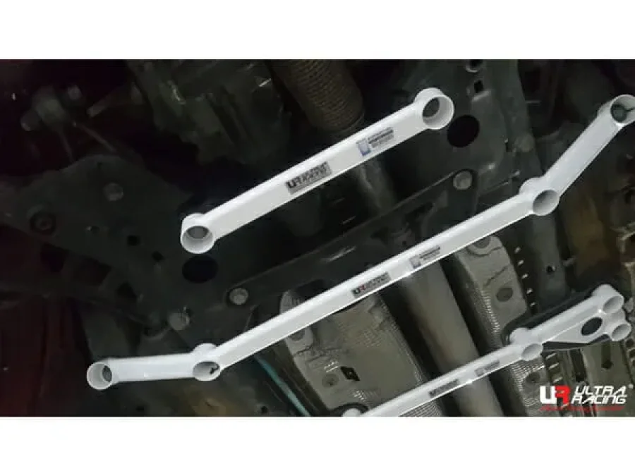 Ultra Racing Mini Country Man R60 1.6T 4WD 10-16 UltraRacing 2-Point Front Lower Tiebar (2938), référence URTW-LA2-2938