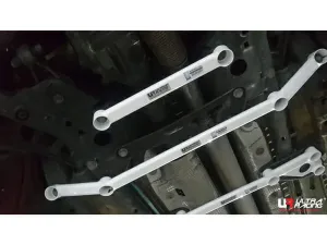 Ultra Racing Mini Country Man R60 1.6T 4WD 10-16 UltraRacing 2-Point Front Lower Tiebar (2938), référence URTW-LA2-2938