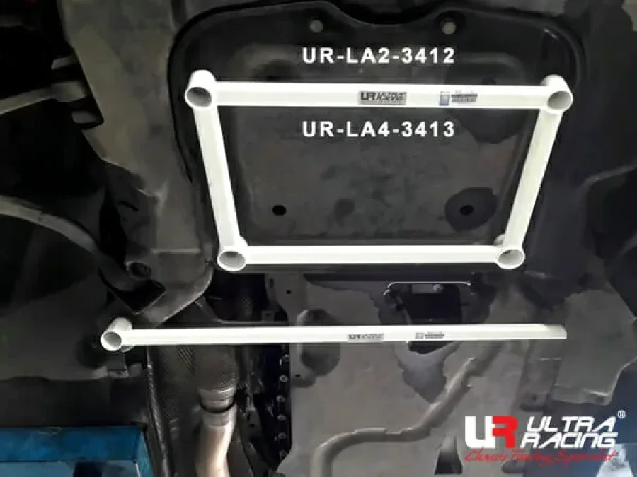 Ultra Racing BMW E84 (X1) 2.0 4WD 09-15 UltraRacing 2-Point Front Lower Tiebar (3412), référence URTW-LA2-3412