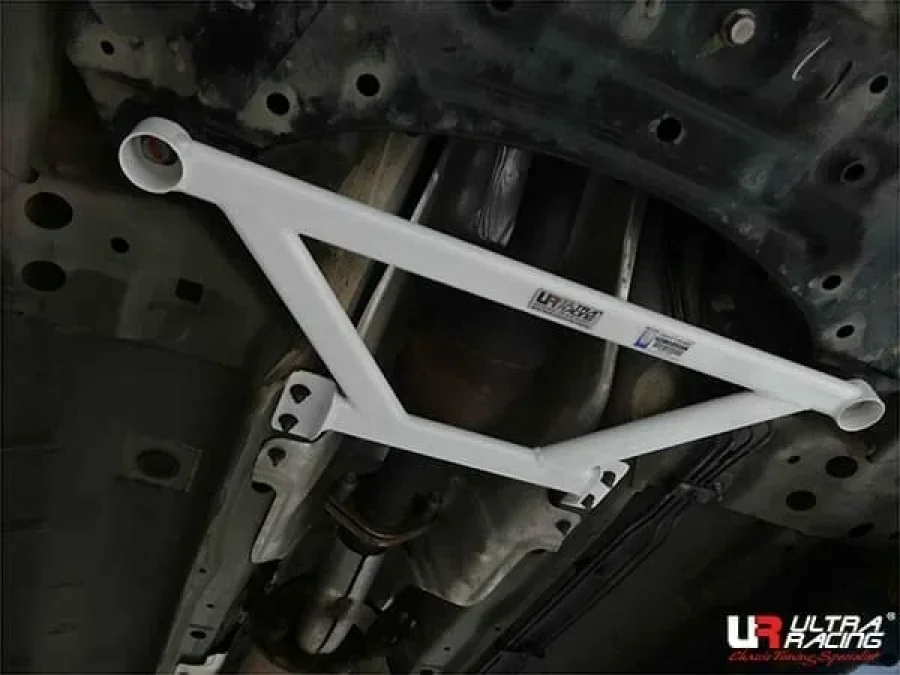 Ultra Racing Luxgen S5 1.8T 2WD MT 12-20 UltraRacing 4-Point Front Lower Brace (2901), référence URTW-LA4-2901