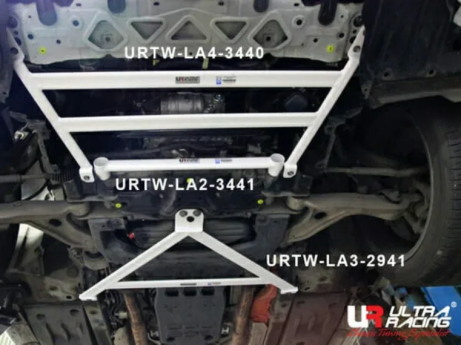 Ultra Racing Lexus GS 200T (L10) 2.0T 11+/250 2.5 11-20/300 3.0 11-20/350 3.5 11-20/450H 3.5 11-20 2WD UltraRacing 4-Point Front Lower Brace (3440), référence URTW-LA4-3440