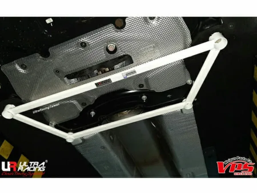 Ultra Racing Ford Focus (MK4) 1.5T L3 2WD HB 18+ UltraRacing 4-Point Front Lower Brace (3978), référence URTW-LA4-3978
