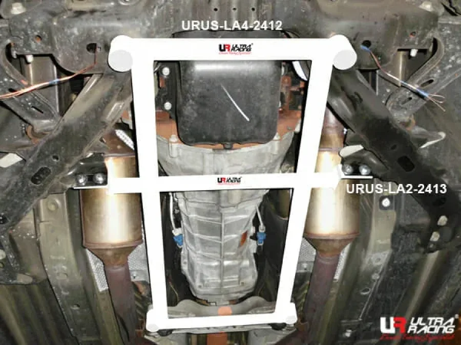 Ultra Racing Ford Mustang S-197 (GT500) 5.4 05–09/S-197II 3.7 10-14 2WD UltraRacing 2-Point Front Lower Tiebar (2413), référence URUS-LA2-2413
