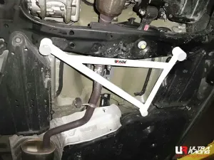 Ultra Racing Scion IQ (AJ10) 1.3 2WD 12-15 UltraRacing 3-Point Front Lower Brace (2320), référence URUS-LA3-2320