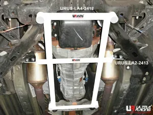 Ultra Racing Ford Mustang S-197 (GT500) 5.4 Super Charge 2WD 05Ã¢â‚¬â€œ09 UltraRacing 4-Point Front Lower Brace (2412), référence URUS-LA4-2412