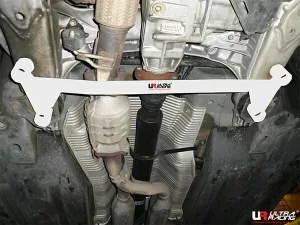 Ultra Racing Acura RL (KB-1) / Honda Legend 3.5 05-12 4WD UltraRacing 4P Front Lower Brace (2415), référence URUS-LA4-2415