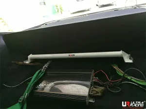 Ultra Racing Toyota Supra (JZA80/A80) 3.0T-2JZ-GTE 2WD 93-02 UltraRacing 2-Point Rear Upper Strutbar (3190), référence RE2-3190