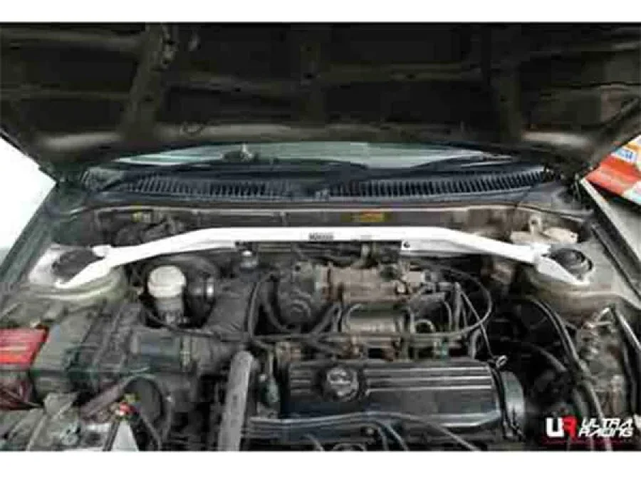 Ultra Racing Proton Arena 1.5 02-09/Putra 1.8 96-04/Satria 1.3 94-05/Wira 1.5 04-09 2WD UltraRacing 2-Point Front Upper Strutbar (058), référence TW2-058