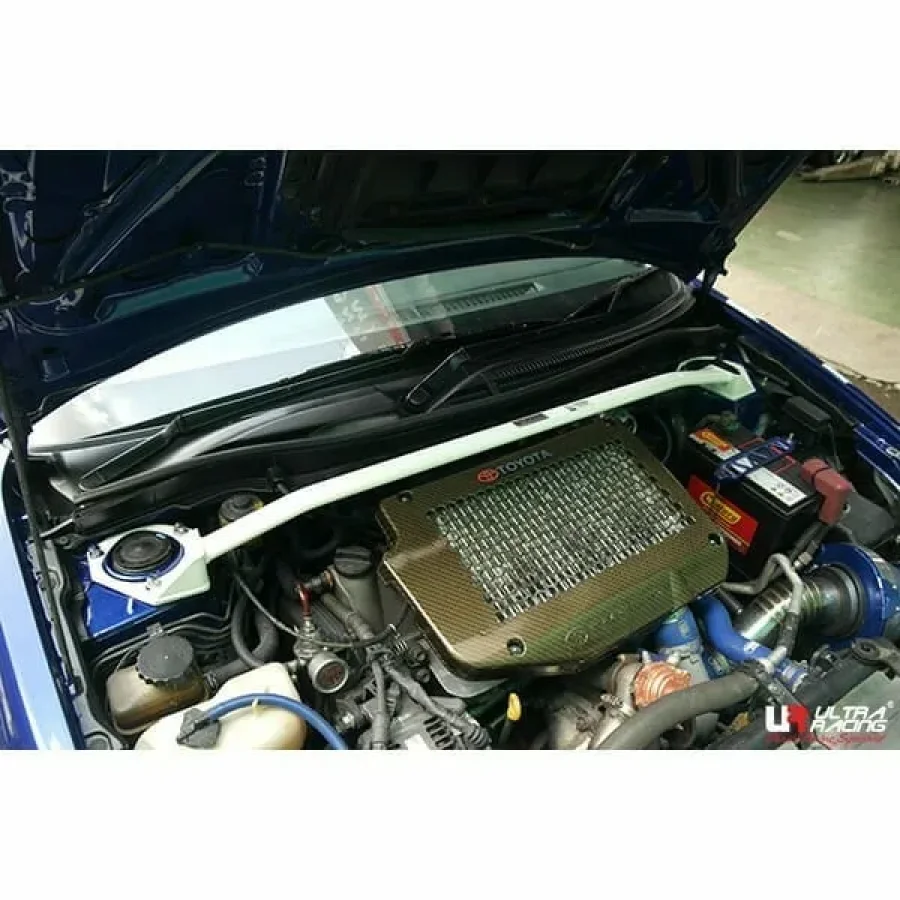 Ultra Racing Toyota Caldina (T240) 2.0T GT4 4WD 02-07 UltraRacing 2-Point Front Upper Strutbar (1683), référence TW2-1683