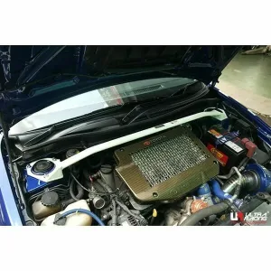 Ultra Racing Toyota Caldina (T240) 2.0T GT4 4WD 02-07 UltraRacing 2-Point Front Upper Strutbar (1683), référence TW2-1683