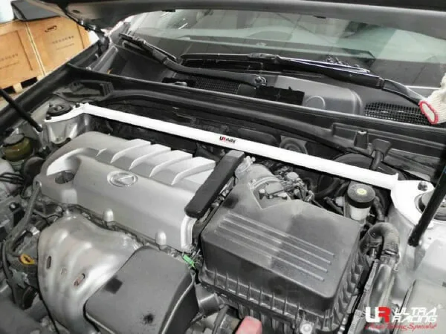 Ultra Racing Lexus ES 240 (XV40) 2.4 2WD 06-12 UltraRacing 2-Point Front Upper Strutbar (1855), référence TW2-1855