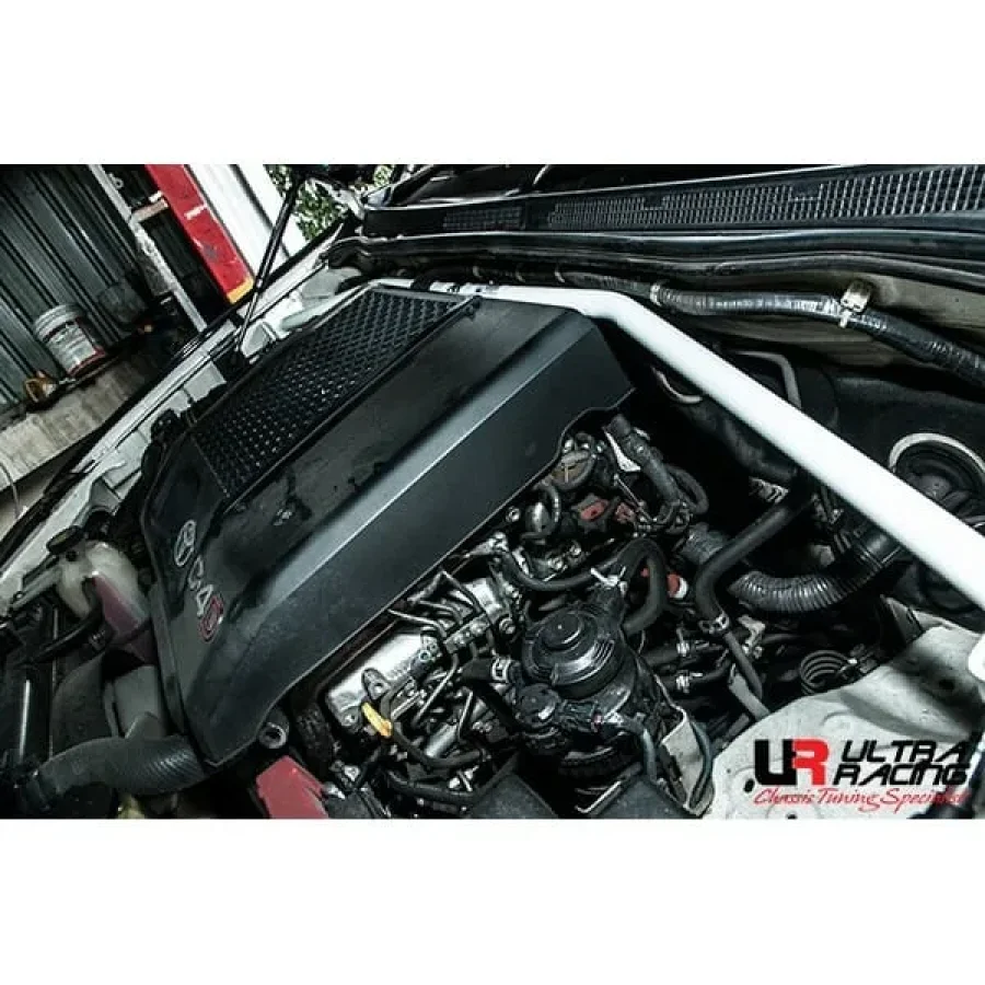 Ultra Racing Toyota Fortuner/Hilux (AN50) 2.5D 4WD 12-15 UltraRacing 2-Point Front Upper Strutbar(2589A), référence TW2-2589A