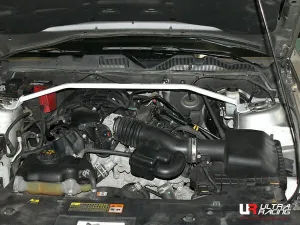 Ultra Racing Ford Mustang S-197Ii 3.7 V6 2WD 10-14 UltraRacing 2-Point Front Upper Strutbar (3123), référence TW2-3123