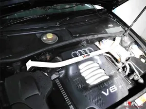 Ultra Racing Audi A6 C5 (TYP 4B) 2.4 V6 2WD 97-04 UltraRacing 2-Point Front Upper Strutbar (3195), référence TW2-3195