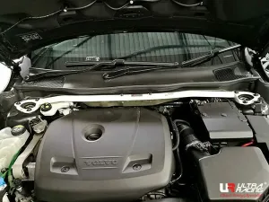 Ultra Racing Volvo V40 T4 1.6 4WD 12-16/V40 T5 2.0 16-19 2WD UltraRacing 2-Point Front Upper Strutbar (3210), référence TW2-3210