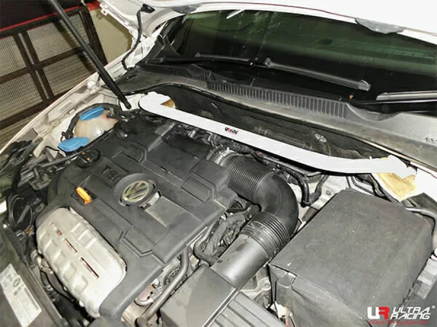 Ultra Racing Volkswagen Golf Gti MK6/A6 (TYP 5K) 1.4 TSI 2WD LHD 09-13 UltraRacing 2-Point Front Upper Strutbar (3220), référence TW2-3220