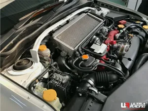 Ultra Racing Subaru Impreza (GRB) 2.0T 4WD 07-14 UltraRacing 2-Point Front Upper Strutbar (3490), référence TW2-3490
