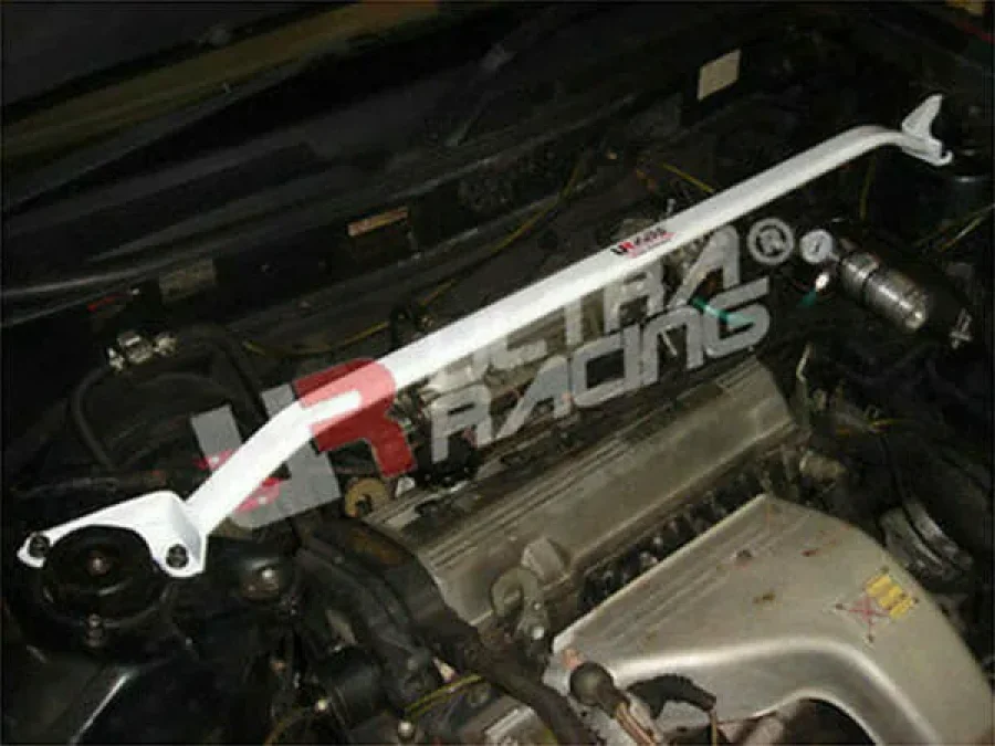 Ultra Racing Toyota Camry (XV10) 2.2 2WD 92-96 UltraRacing 2-Point Front Upper Strutbar (365), référence TW2-365
