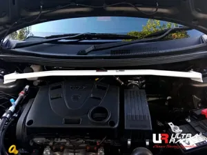 Ultra Racing Proton Saga (BT / MK4) 1.3 2WD 16+ UltraRacing 2-Point Front Upper Strutbar (3745), référence TW2-3745