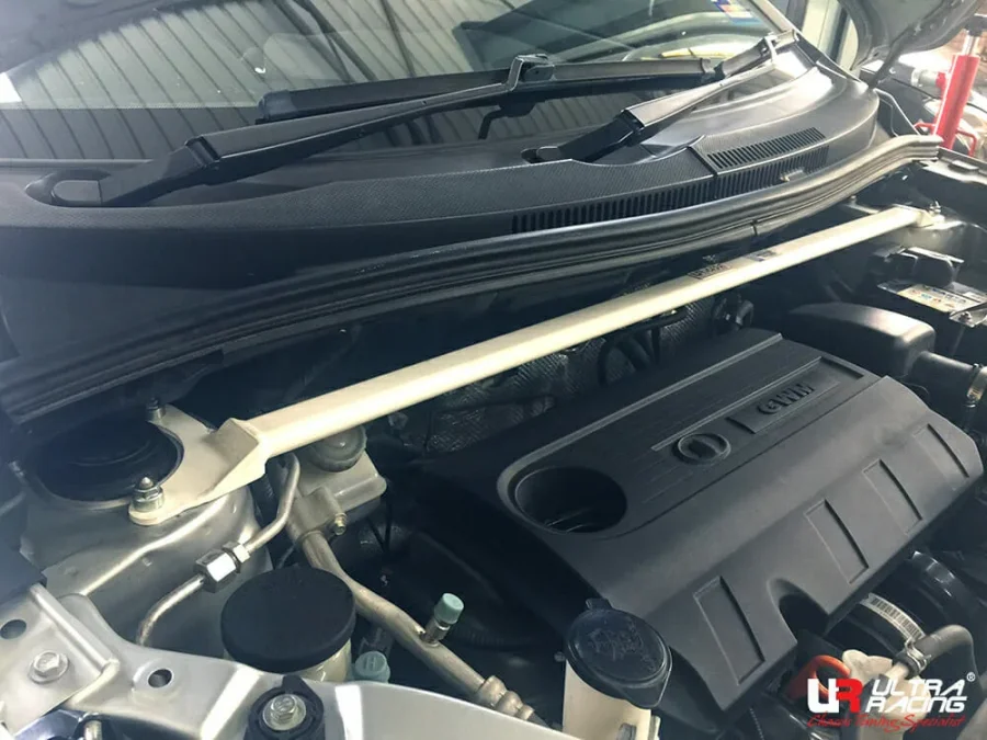 Ultra Racing Great Wall Haval M4 1.5 2WD MT 12-14 UltraRacing 2-Point Front Upper Strutbar (3752), référence TW2-3752