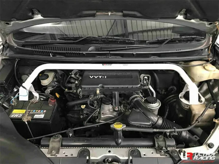 Ultra Racing Toyota Avanza (F600) 1.3/1.5 2WD 03-11 UltraRacing 2-Point Front Upper Strutbar (3774), référence TW2-3774
