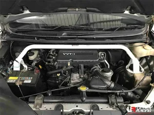 Ultra Racing Toyota Avanza (F600) 1.3/1.5 2WD 03-11 UltraRacing 2-Point Front Upper Strutbar (3774), référence TW2-3774