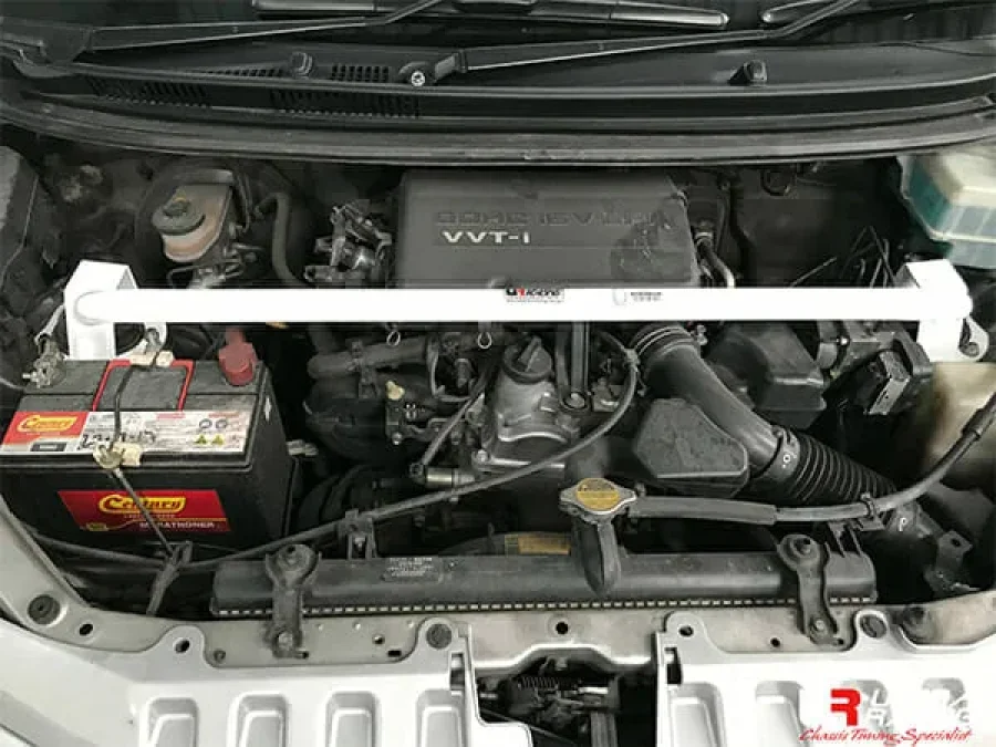 Ultra Racing Toyota Avanza (F650) 1.5 2WD 11-16 UltraRacing 2-Point Front Upper Strutbar (3775), référence TW2-3775