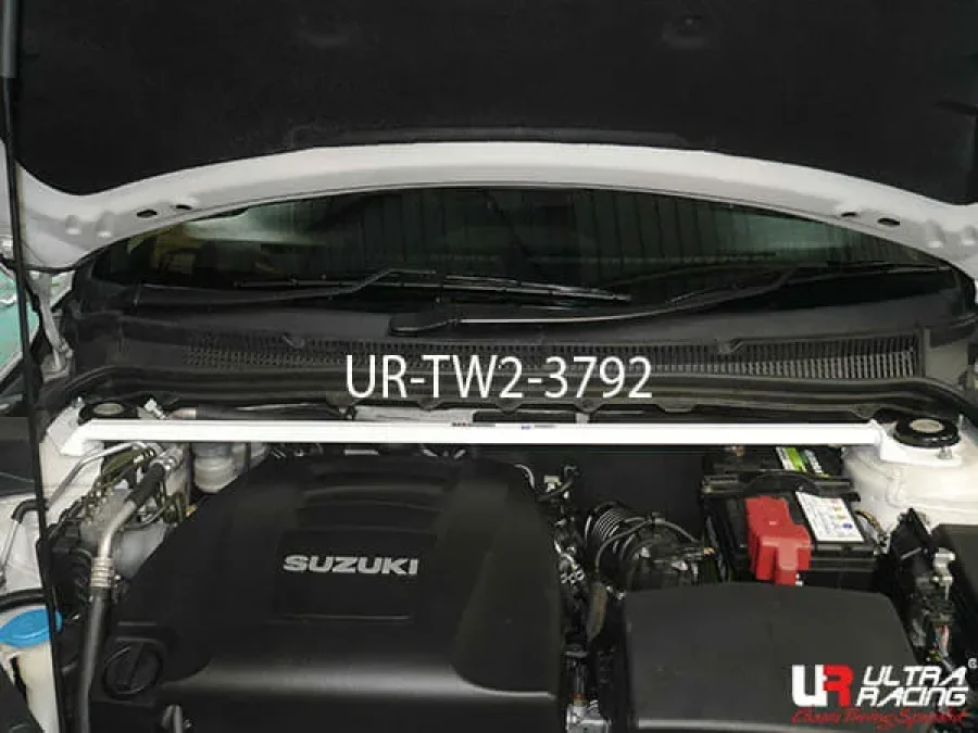 Ultra Racing Suzuki Kizashi 2.4 2WD 10-13 UltraRacing 2-Point Front Upper Strutbar (3792), référence TW2-3792