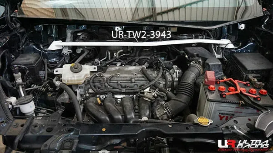 Ultra Racing Toyota Noah/Voxy (R80) 1.8 2WD 14-21 UltraRacing 2-Point Front Upper Strutbar (3943), référence TW2-3943