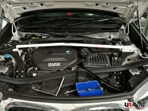 Ultra Racing BMW F48 (X1) 2.0T 2WD 15+ UltraRacing 2-Point Front Upper Strutbar (3962), référence TW2-3962