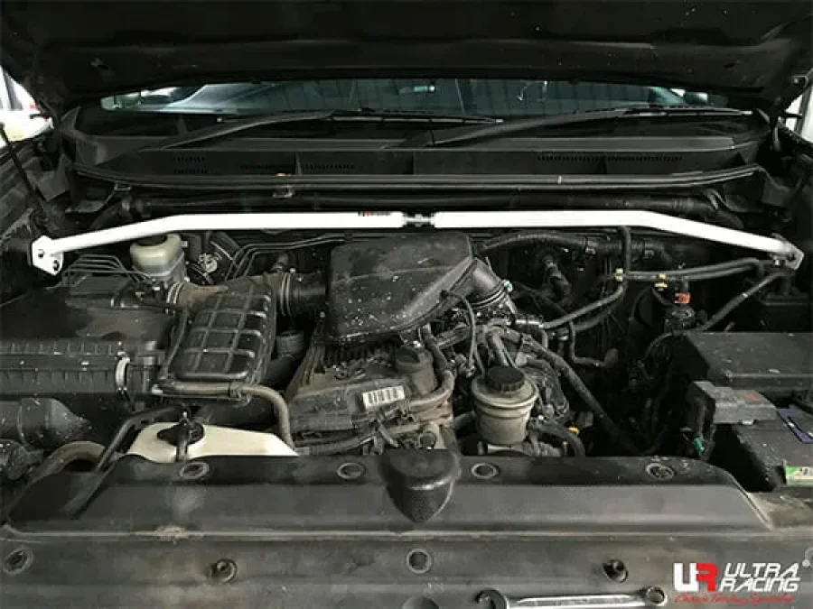Ultra Racing Toyota Land Cruiser Prado (J150) 2.7P 4WD 09+ UltraRacing 2-Point Front Upper Strutbar (4027A), référence TW2-4027A