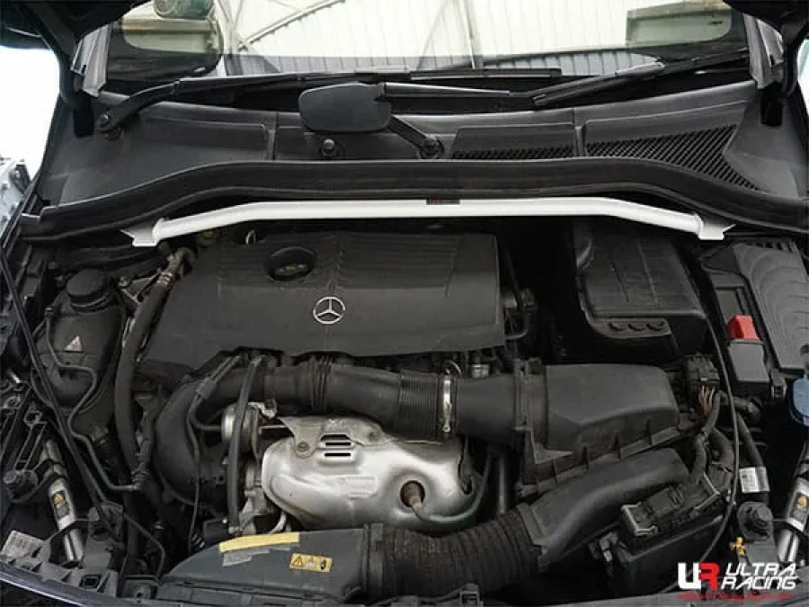 Ultra Racing Mercedes W246 B200 1.6T 2WD 11+ UltraRacing 2-Point Front Upper Strutbar (4107), référence TW2-4107