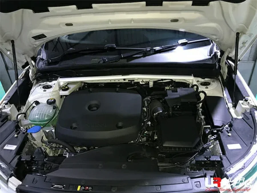 Ultra Racing Volvo XC40 2.0T 4WD 18+ UltraRacing 2-Point Front Upper Strutbar (4162), référence TW2-4162