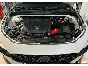 Ultra Racing Mazda CX-30 (DM) 2.0 2WD 19+ UltraRacing 2-Point Front Upper Strutbar (4181), référence TW2-4181