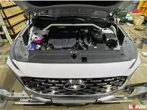 Ultra Racing Kia Sorento (MQ4) 2.2D 2WD/4WD 20+ UltraRacing 2-Point Front Upper Strutbar (4183), référence TW2-4183