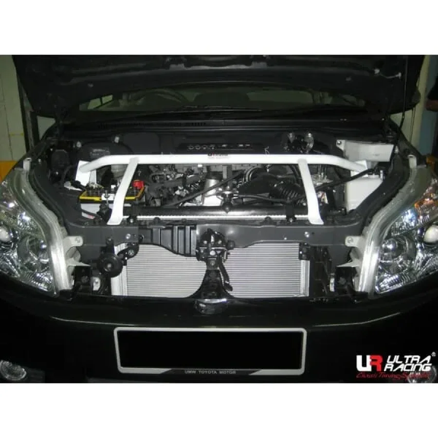 Ultra Racing Perodua Nautica (J200) 1.5 4WD 08-18/Toyota Rush 1.5 06-17 UltraRacing 2-Point Front Upper Strutbar (4220), référence TW2-4220